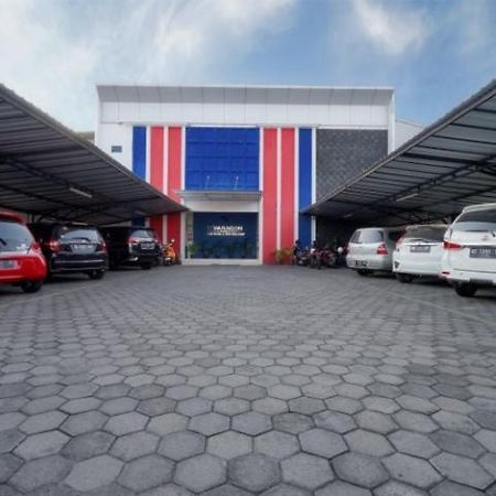 D'Paragon Flamboyan Yogyakarta Extérieur photo