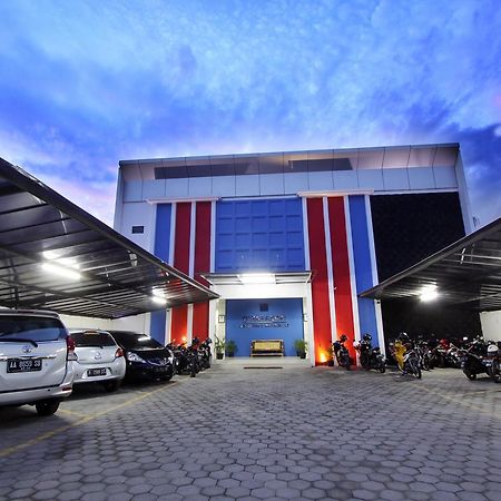 D'Paragon Flamboyan Yogyakarta Extérieur photo