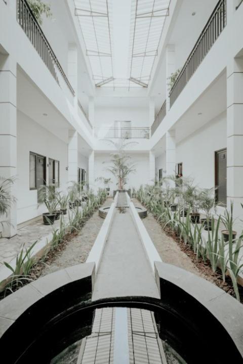 D'Paragon Flamboyan Yogyakarta Extérieur photo
