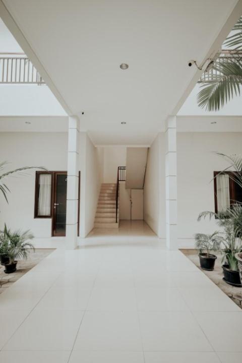 D'Paragon Flamboyan Yogyakarta Extérieur photo